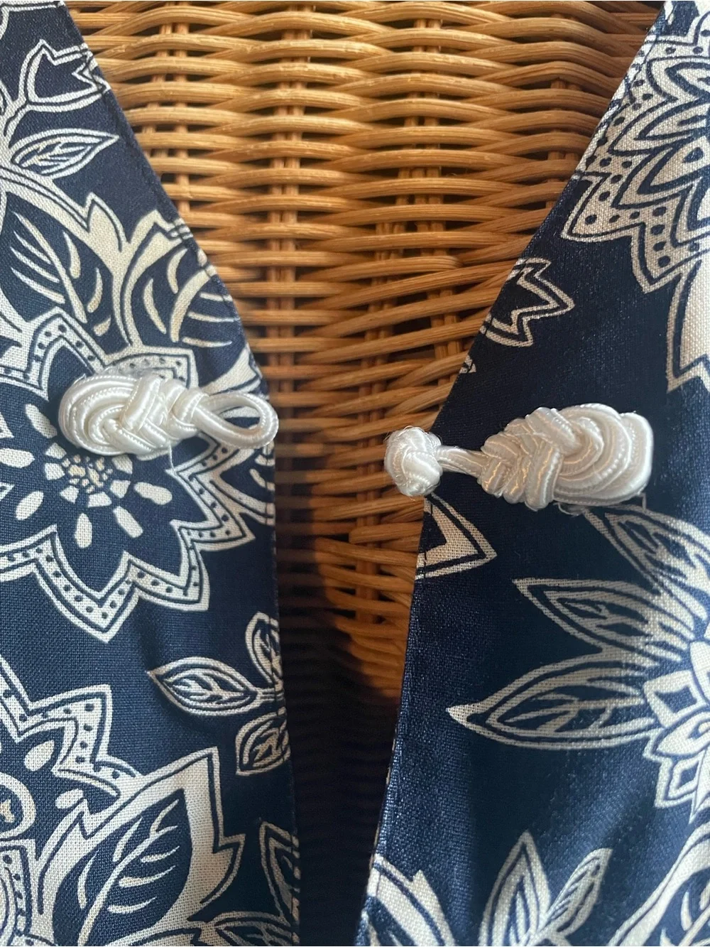 Vintage Maggie McNaughton Floral Vest Navy Cream Toggle Buttons Adjustable